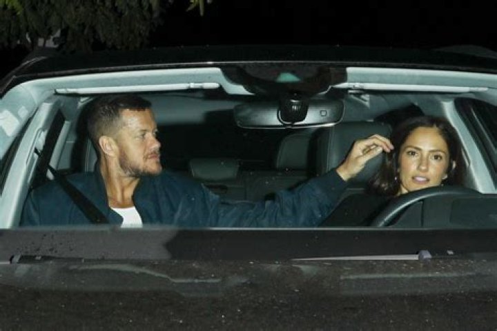 
Minka Kelly Steps Out with Imagine Dragons Lead Singer Dan Reynolds 