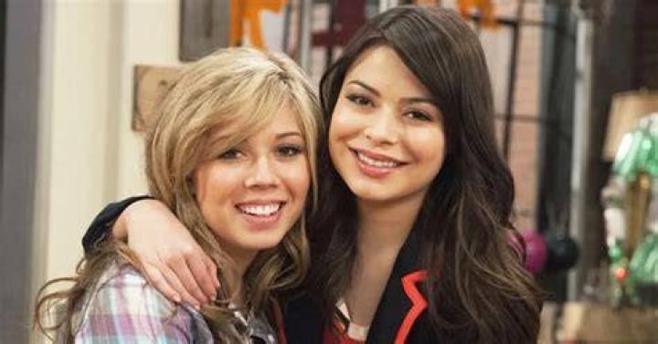 
Miranda Cosgrove Responds To Allegations About ‘iCarly’ And Nickelodeon Made By Former Co-Star Jennette McCurdy 