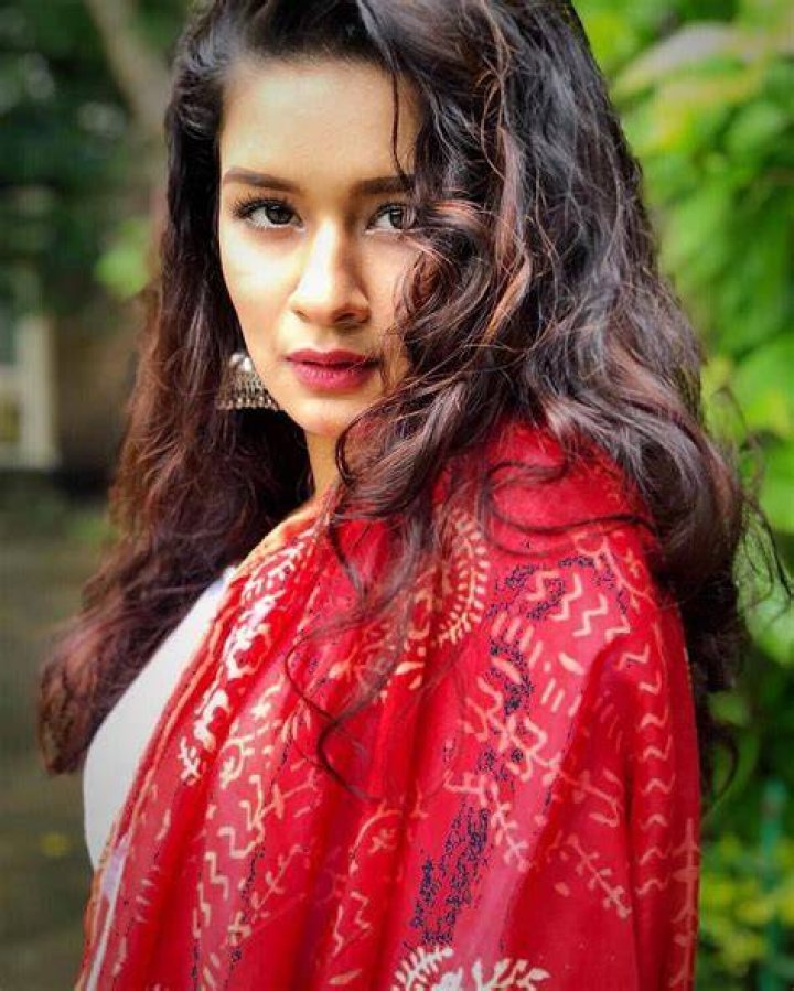 Nana Ghaleb Height, Weight, Net Worth, Age, Birthday, Wikipedia, Who, Instagram, Biography