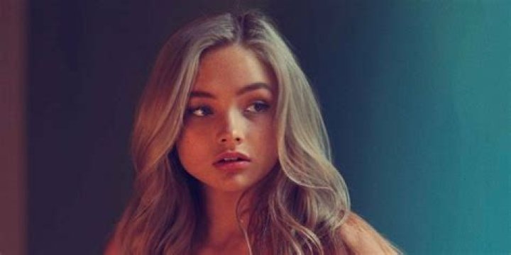 
Natalie Alyn Lind from “The Gifted” Bio Wiki, Age, Height, Partner, Body Measurements, Family, Net Worth 