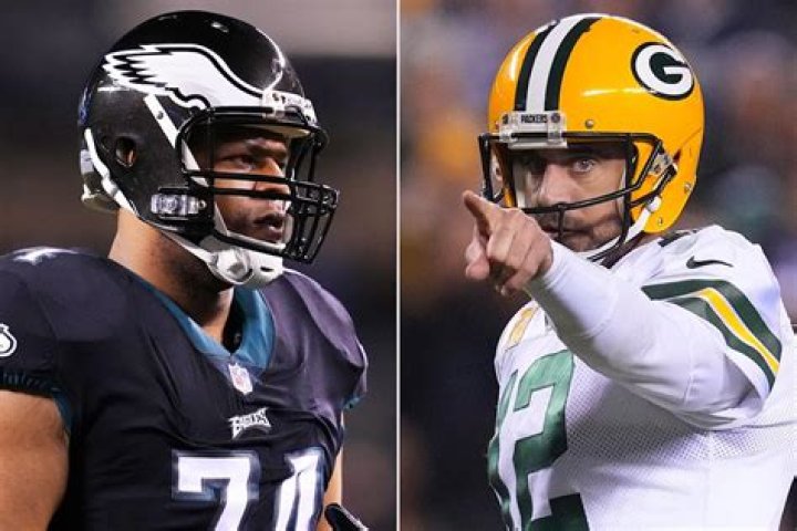 
Ndamukong Suh Says It’s ‘Always Good’ to Beat Aaron Rodgers, but Admits ‘There’s Definitely Mutual Respect’ 