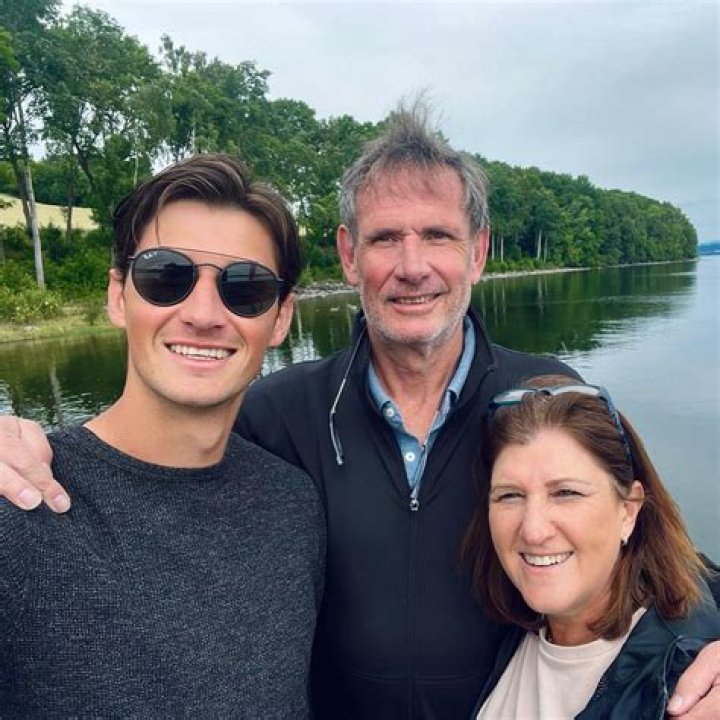 Nicholas Hagen Parents Tresa And Robert Hagen, Siblings And Ethnicity