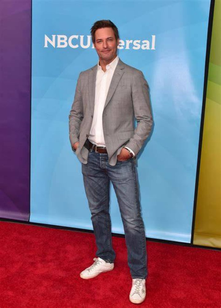 
Nick Holloway Height, Weight, Net Worth, Age, Birthday, Wikipedia, Who, Nationality, Biography 