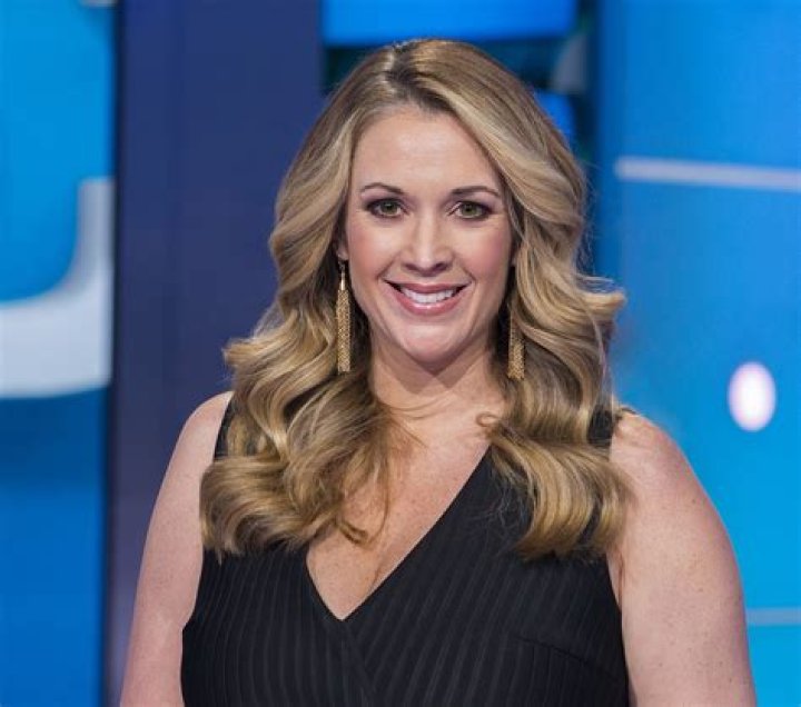 
Nicole Briscoe (ESPN) Age, Husband, Measurements, Wiki 
