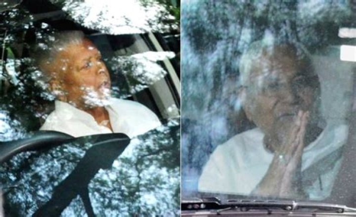 
Nitish, Lalu Prasad reach 10 Janpath to meet Sonia 