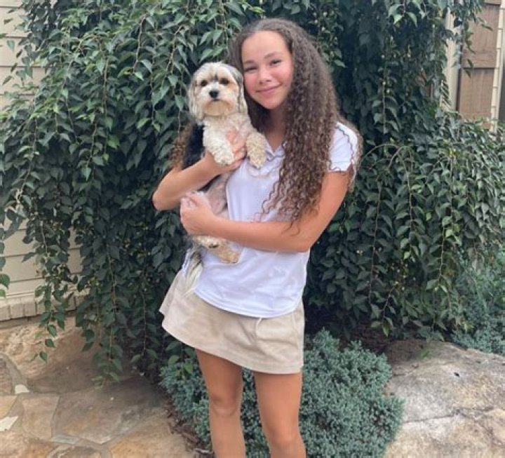 Olivia Haschak Height, Weight, Net Worth, Age, Birthday, Wikipedia, Who, Nationality, Biography