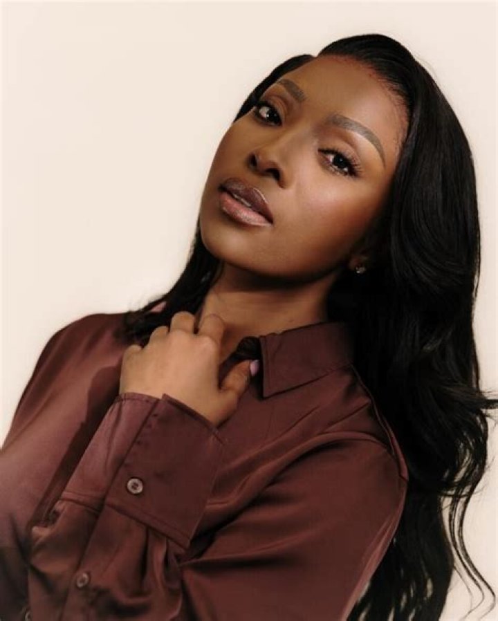 
Pearl Modiadie Height, Weight, Net Worth, Age, Birthday, Wikipedia, Who, Instagram, Biography 