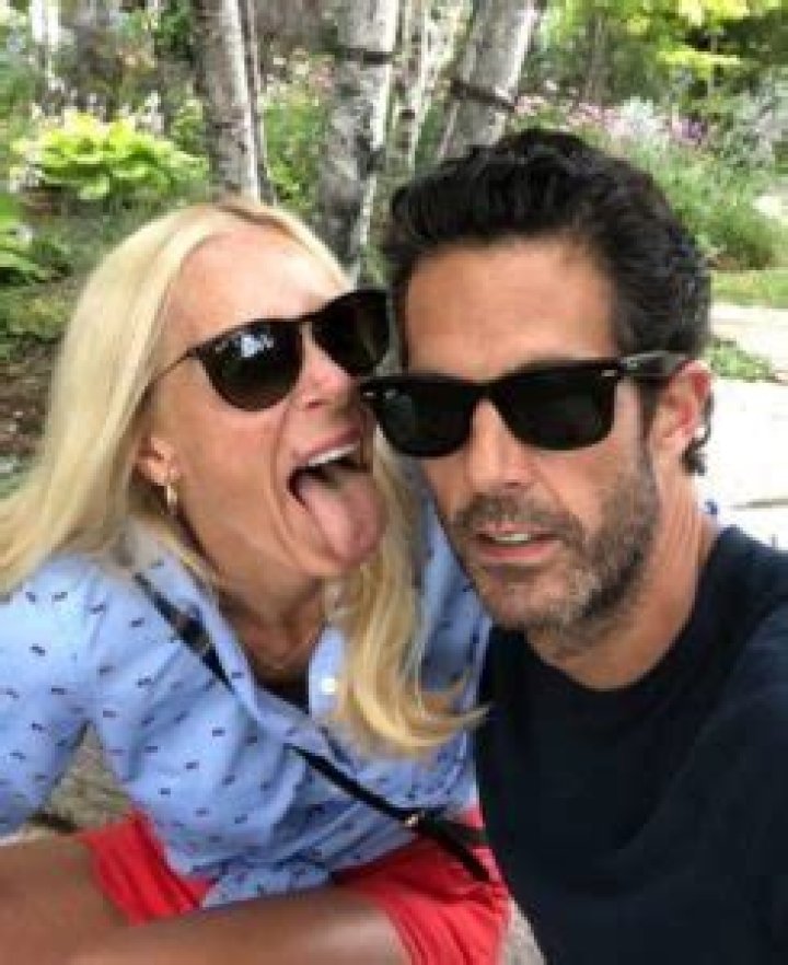 
Pete Correale is married to wife Jackie Correale since 2000 