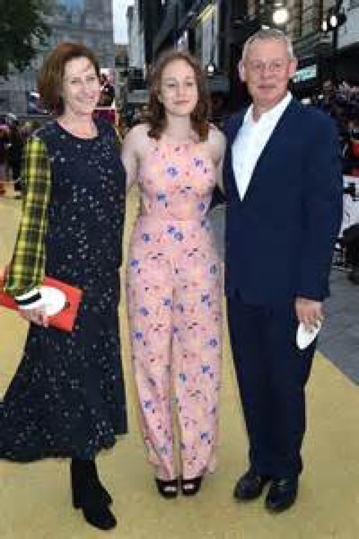 
Peter V’landys And His Wife Philippa V’landys Have 3 Children – Katerina, Nicholas & Maddie 