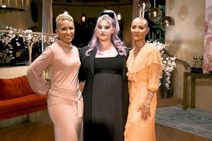 
Pregnant Kelly Osbourne Says She ‘Wouldn’t Be Sober and Sane’ If She’d Had Baby Sooner in Life 
