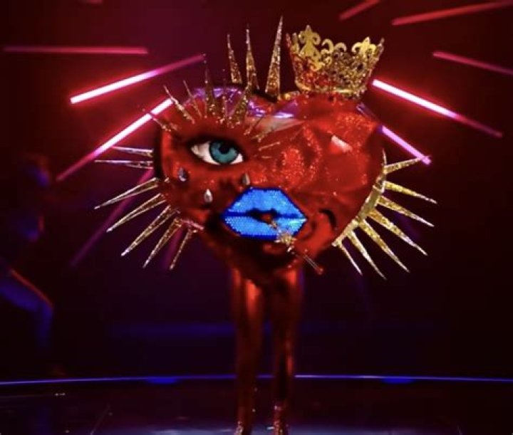 
Queen Of Hearts Masked Singer Age, Birthday, Wikipedia, Who, Nationality, Biography 