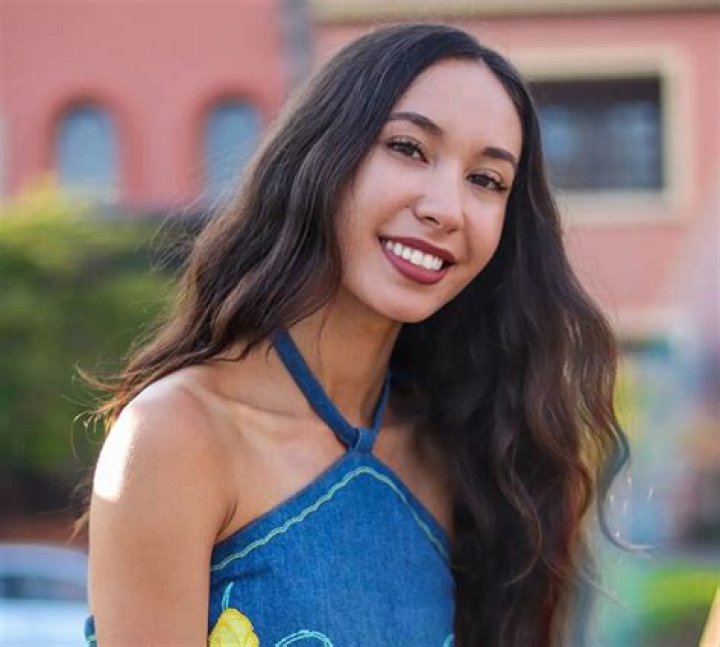 Queenie Tan Height, Weight, Net Worth, Age, Birthday, Wikipedia, Who, Instagram, Biography