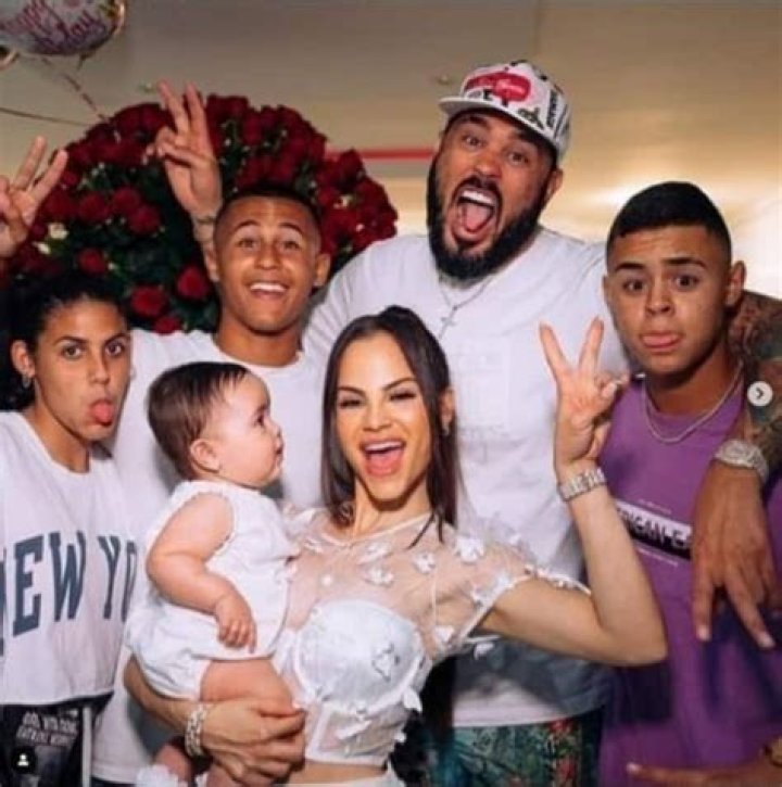 Raphy Pina is not Married to Wife: Dating Girlfriend: Natti Natasha. Kids.