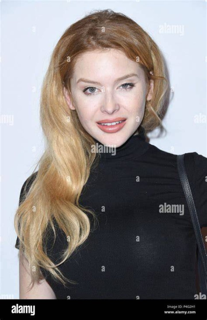 Renee Olstead Height, Weight, Net Worth, Age, Birthday, Wikipedia, Who, Nationality, Biography