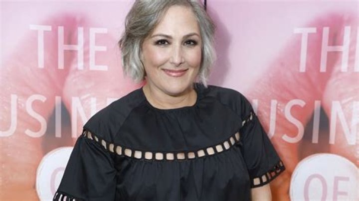 
Ricki Lake Opens Up About Accepting Her Hair Loss After Keeping It a Secret for Years 