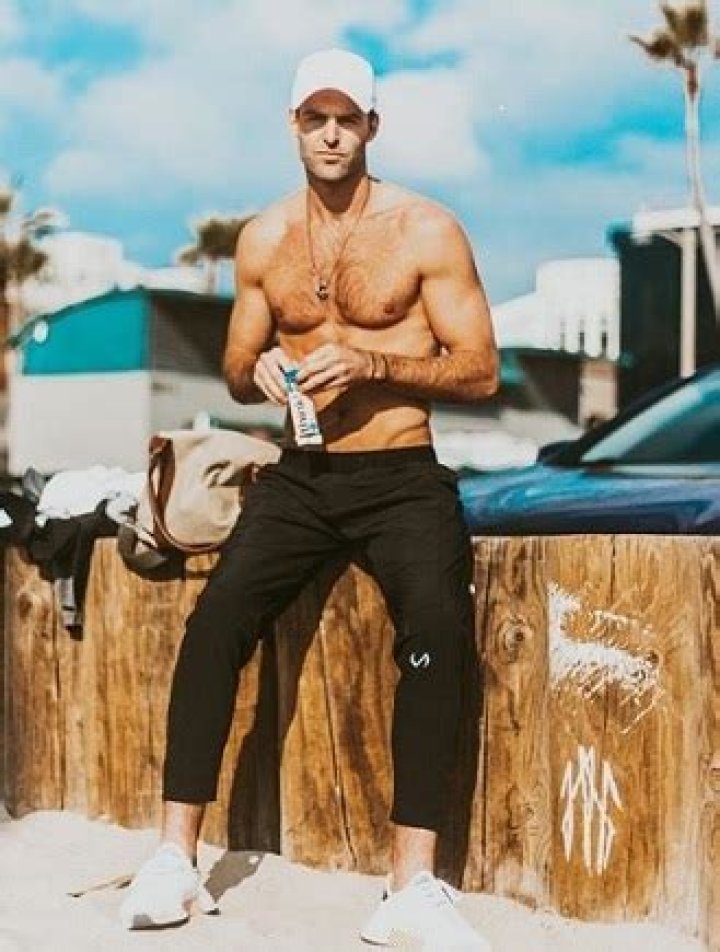 Robby Hayes Height, Weight, Net Worth, Age, Birthday, Wikipedia, Who, Instagram, Biography