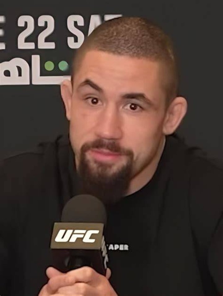
Robert Whittaker’s Past/Previous Relationships 