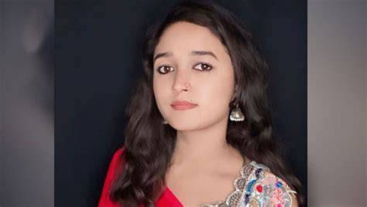 Roshni Height, Weight, Net Worth, Age, Birthday, Wikipedia, Who, Instagram, Biography