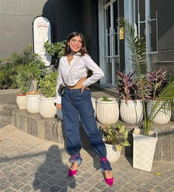 
Sakshi Sharma Height, Weight, Net Worth, Age, Wiki, Who, Instagram, Biography 