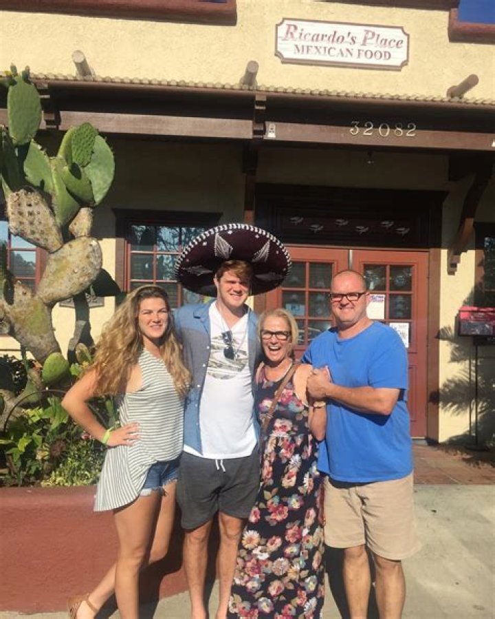 
Sam Darnold Sister Franki Darnold Is A Former Student Athlete Who Played Volleyball 