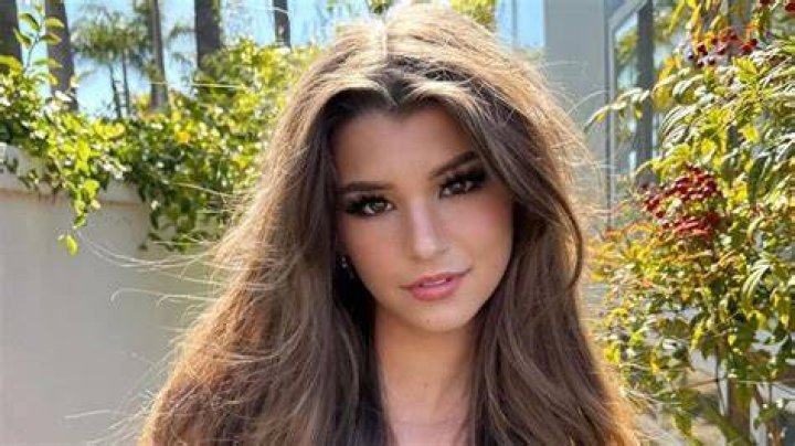 
Sarah brookee Height, Weight, Net Worth, Age, Birthday, Wikipedia, Who, Nationality, Biography 