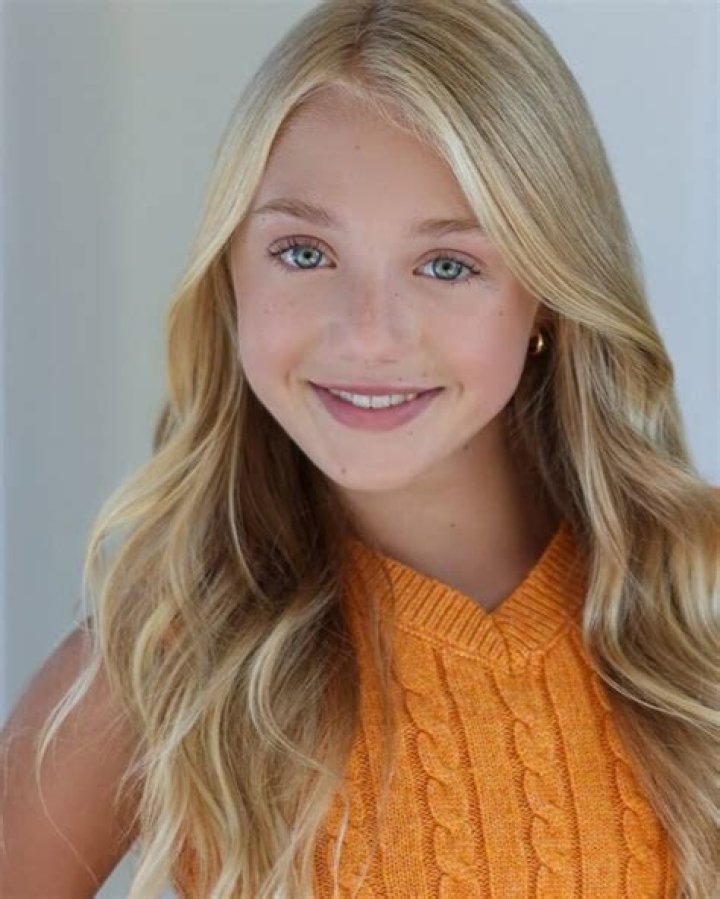 Savannah LaBrant Height, Weight, Net Worth, Age, Birthday, Wikipedia, Who, Instagram, Biography