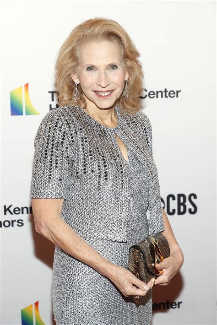 Shari Redstone Height, Weight, Net Worth, Age, Birthday, Wikipedia, Who, Instagram, Biography