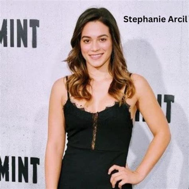 Stephanie Arcila Height, Weight, Net Worth, Age, Birthday, Wikipedia, Who, Instagram, Biography