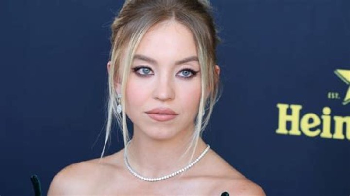 
Sydney Sweeney Addresses Backlash Over Mother’s ‘Hoedown’ 60th Birthday Party 