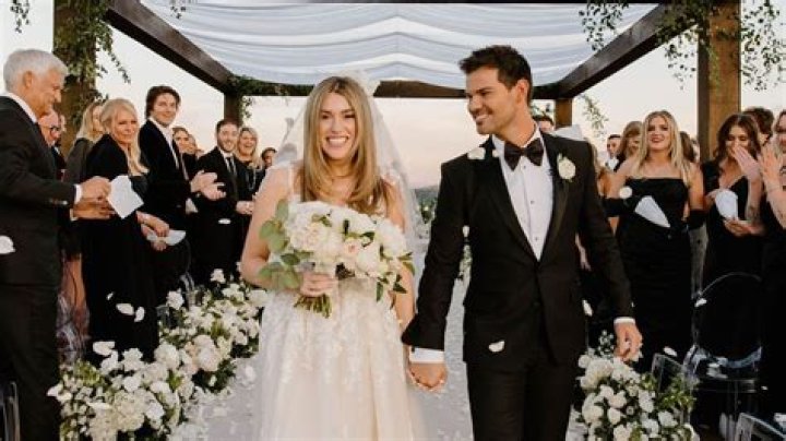 Taylor Lautner Got Married To His Long-Time Girlfriend Taylor Dome