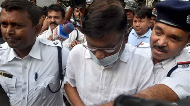 
Teachers recruitment scam: SC shields Manik Bhattacharya from arrest till Oct 10 