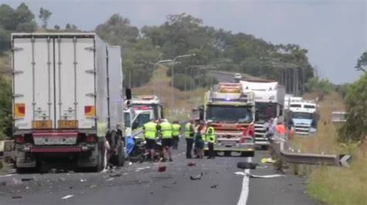 
Three People Including a Baby Die in Warrego Highway Crash Near Oakey 