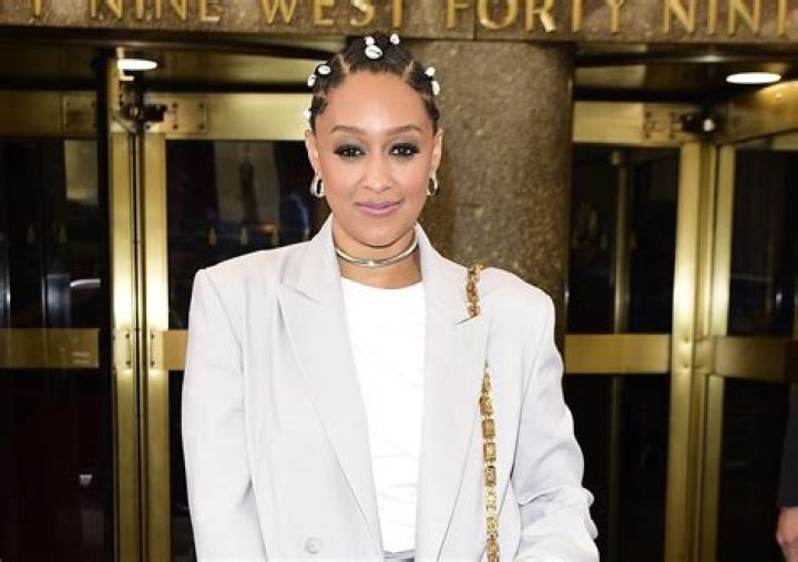 Tia Mowry Height, Weight, Net Worth, Age, Birthday, Wikipedia, Who, Nationality, Biography