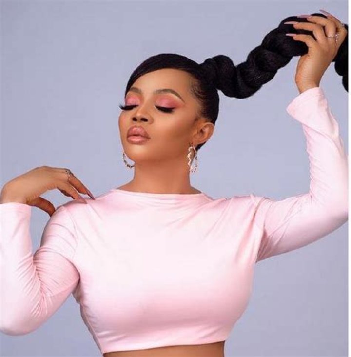 
Toke Makinwa Takes Show ‘The Buzz’ To New Level 