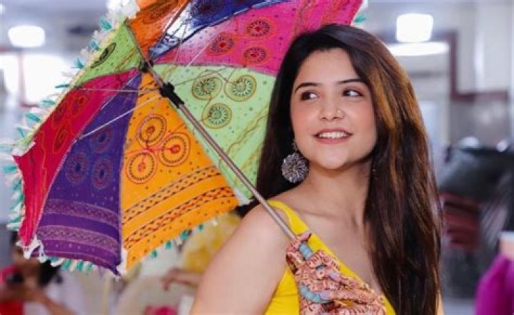 Tonakshi Kalra Height, Weight, Net Worth, Age, Birthday, Wikipedia, Who, Instagram, Biography