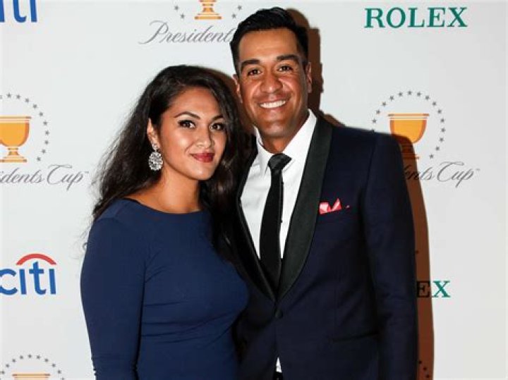 
Tony Finau Girlfriend Turned Wife: Meet Alayna Finau- Their Married Life Explored 