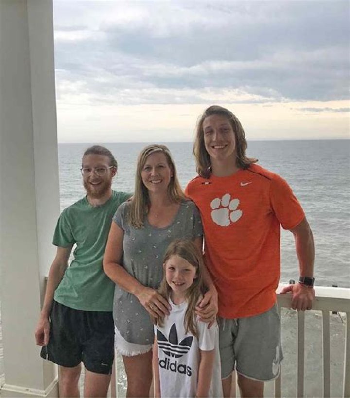 Trevor Lawrence Parents Riding With Him From Clemson To Jacksonville