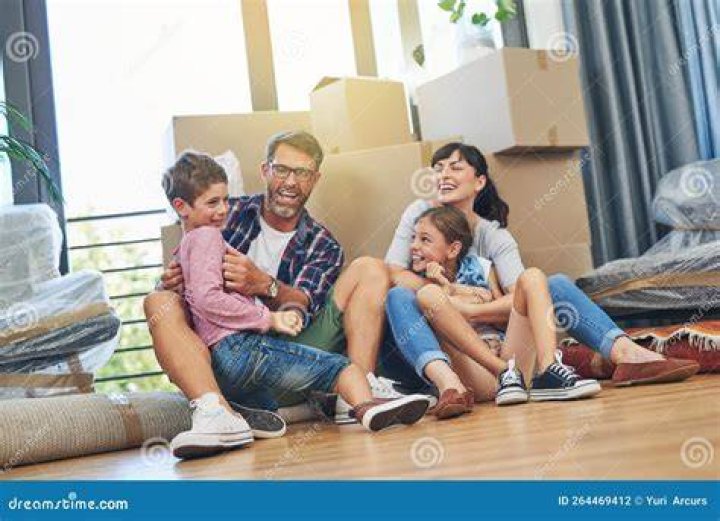 
Troy Kotsur Has A Happy Family With Wife And Daughter 
