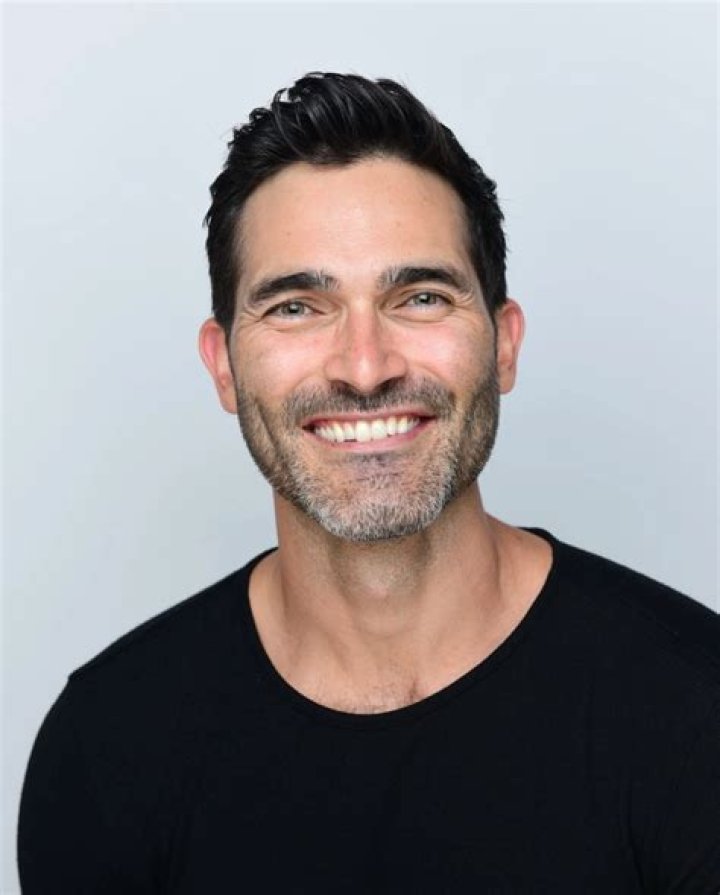 Tyler Hoechlin Height, Weight, Net Worth, Age, Birthday, Wikipedia, Who, Nationality, Biography