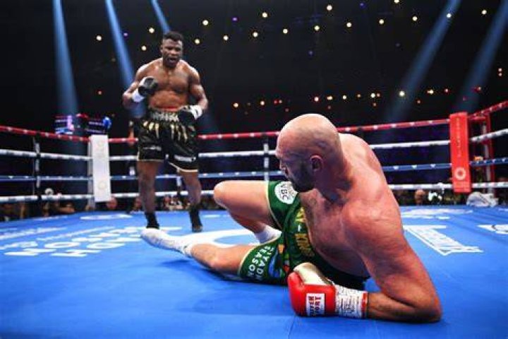 
Tyson Fury Knocked Out in Sparring? What Really Happened in That Trending Video! 