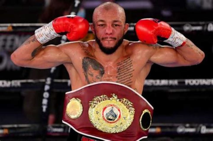 
UFC Champion Lyndon Arthur Has Gotten Tattoos In Honor Of His Loved One 