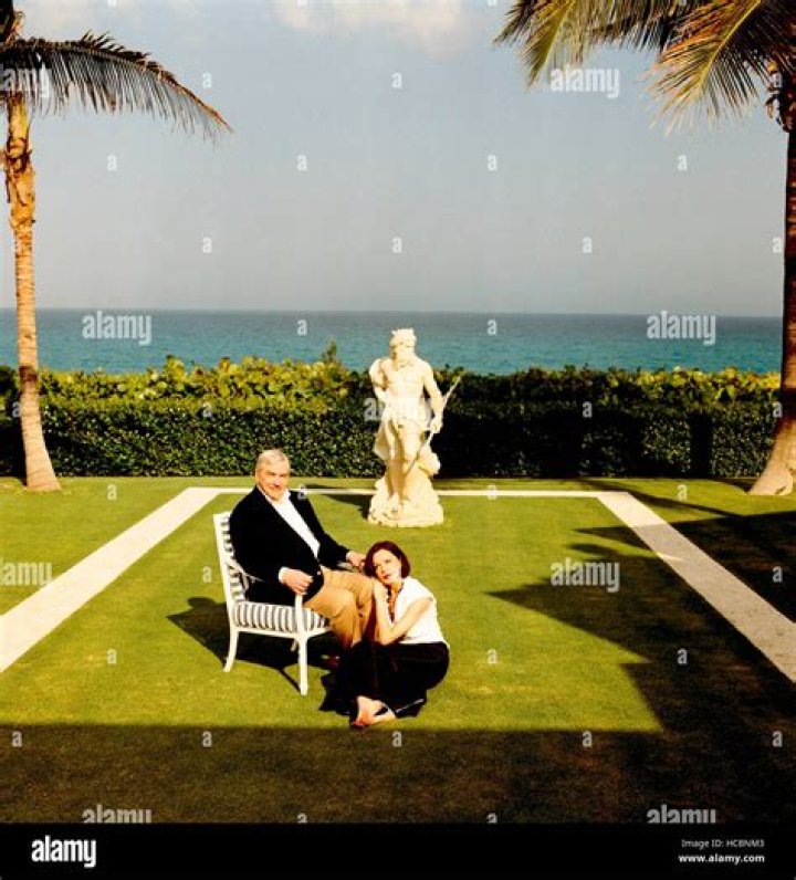 
What Happened To Barbara Amiel? Health Related Problems & Cosmetic Surgery Of Conrad Black Wife 