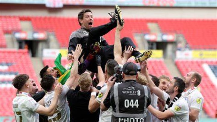 
What Happened To Darrell Clarke Daughter? Port Vale Manager Wife Amid Family Grief 