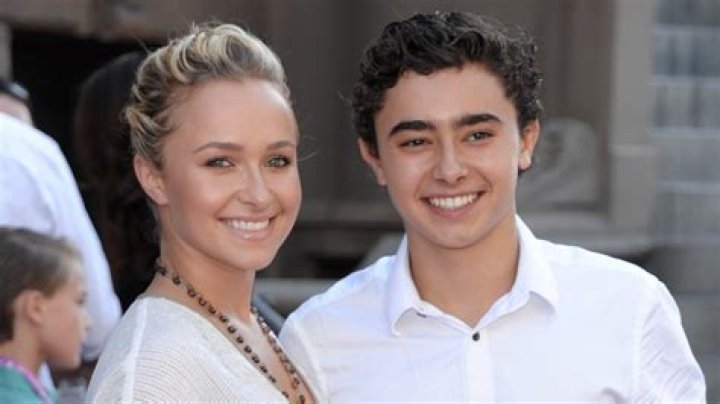 
What Happened To Hayden Panettiere And Why Did She Gave Up Daughter? 