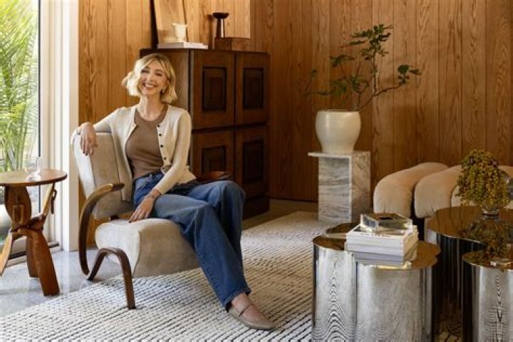 What Happened To Heidi Gardner’s Legs? Meet The Actress On Instagram