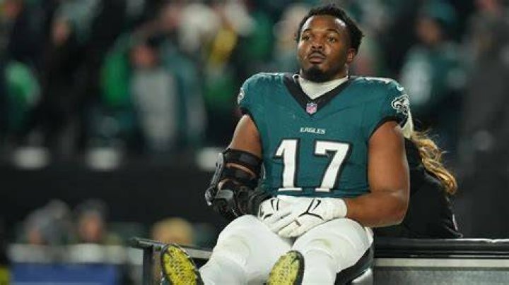 What Happened To Nakobe Dean’s Shoulder?