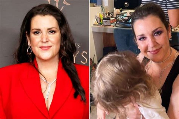 
What Is Melanie Lynskey Daughter Name? Husband Family And Net Worth 