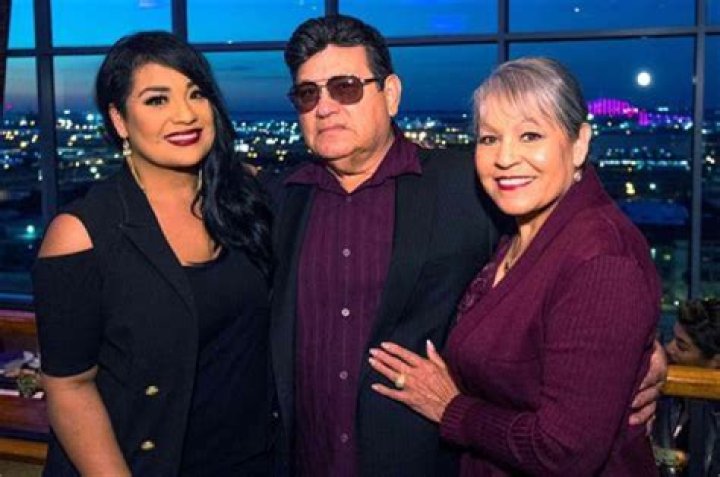 Who Are Carl Quintanilla Parents? Meet Father Robert Quintanilla And Mother