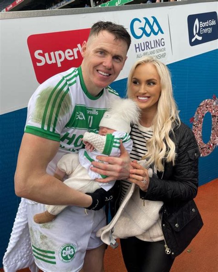 
Who Are Niamh De Brun Parents? Meet Husband TJ Reid And Family 