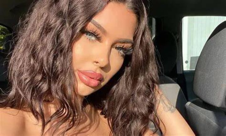 
Who Is Aliza Jane aka Sheagreekfreak? Model Claims To Be Kanye’s New Year’s Eve Kiss 